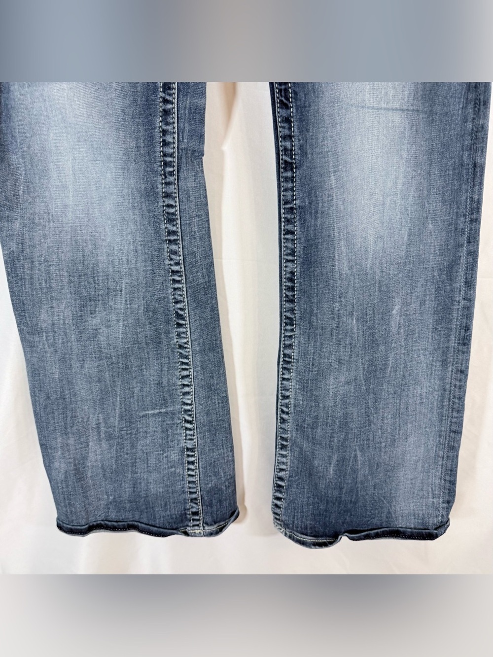 Vigoss “Chelsea Boot Cut” Mid Rise Jeans 
Size 9/10 - Picture 3 of 16